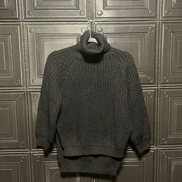 Turtleneck sweater - Picture 1 of 2